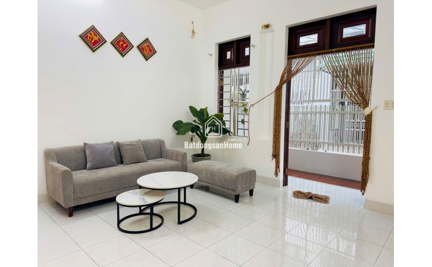 Bán nhà vị trí đẹp gần biển diện tích ngang 7,5m, tổng hơn 80m², thiết kế thoáng mát hiện đại